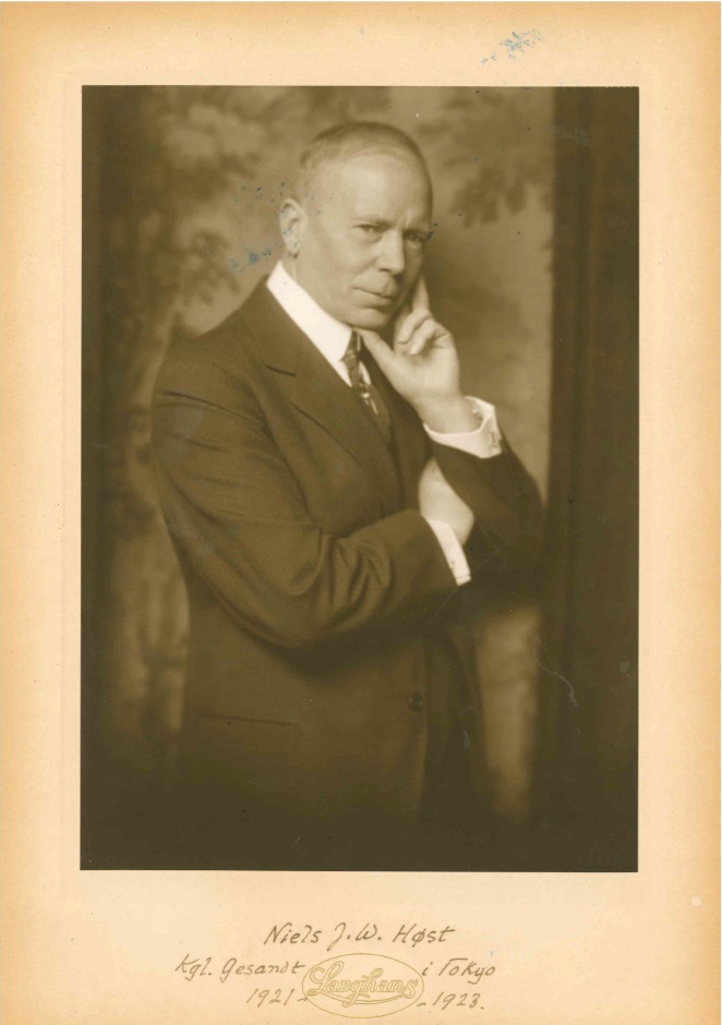 大使館について